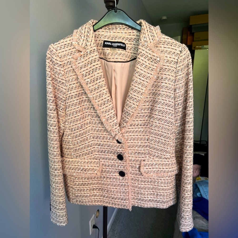 KARL LAGERFELD PARIS Tweed Blazer. Size 8